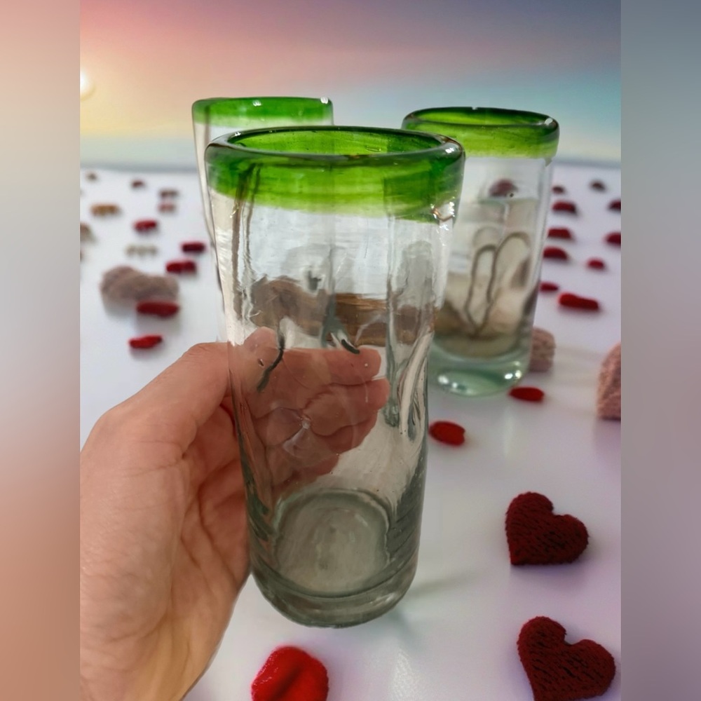 Set of mid Century Hand Blown Emerald Green Glass Tumbler High Ball Glass Set. - Picture 2 of 10